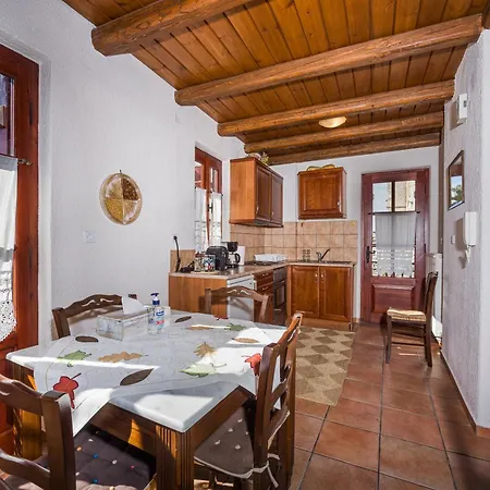 Apartment Nelfi's Ii -