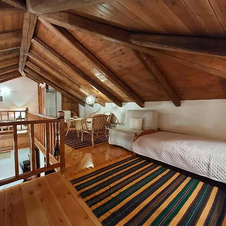 Nelfi's Ii - Apartment